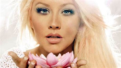 Christina Aguilera Joins Other Naked Pregnant Celebrities