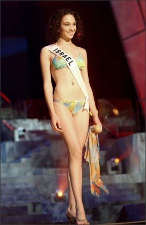 Miss Universe 2004 Presentation Show Swimsuits 3