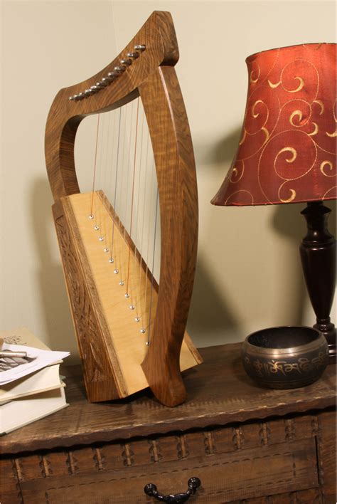 roosebeck baby harp  string knotwork walnut musictor