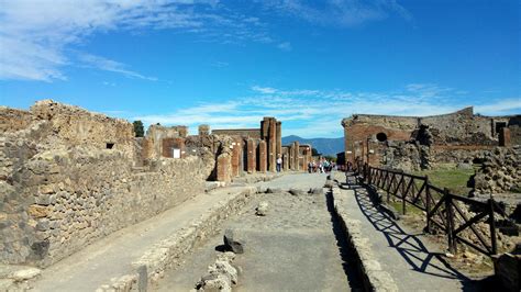 ruins  pompei southern italy visions  travel