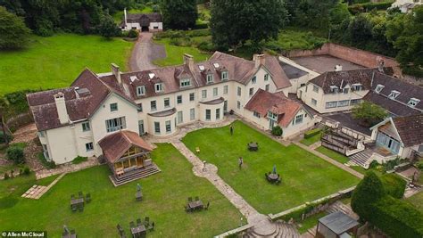 Somerset Swingers Mansion Is For Sale For £2 225 000 Daily Mail Online