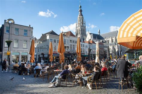 terug naar het oude normaal breda trekt teugels van horeca strakker