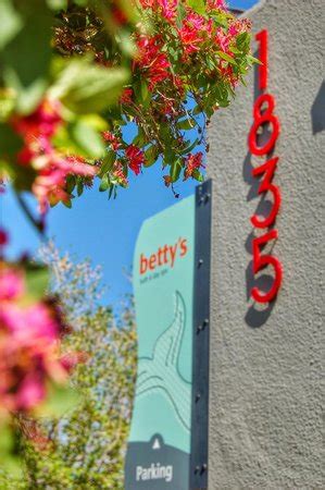 outstanding spa experience review  bettys bath  day spa