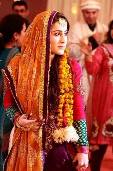 latest pakistani bridal mehndi dresses 2021