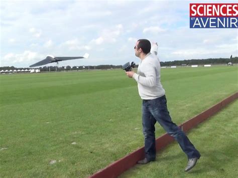 video test de la premiere aile volante grand public signee parrot sciences  avenir