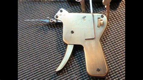 klom manual lock pick gun    test  door locks youtube
