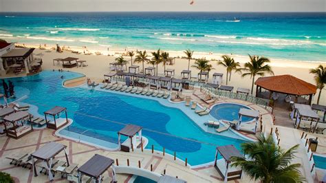 top  hotels  pools  cancun  splash  savings
