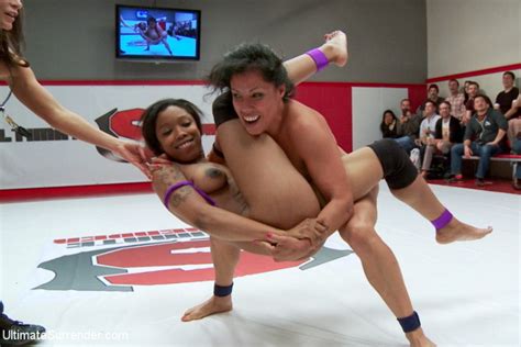 bad ass wrestlers trap noobes on the mat and finger fuck the fuc pichunter