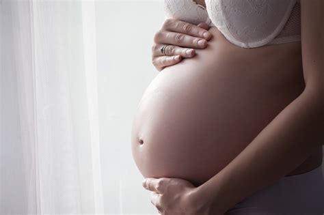harter bauch  der schwangerschaft moegliche ursachen