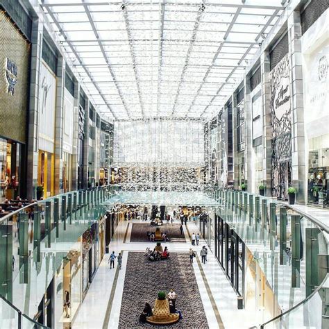 dubai  quickly  quietly   worlds  great retail capital fashionista