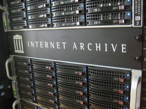 baladeur internet archive strives   web history alive