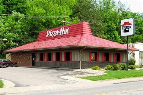 pizza hut revives vintage logo  bid  consumer nostalgia eater