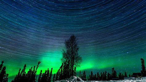 hypnotic northern lights time lapse captured   magical nights  alaska huffpost