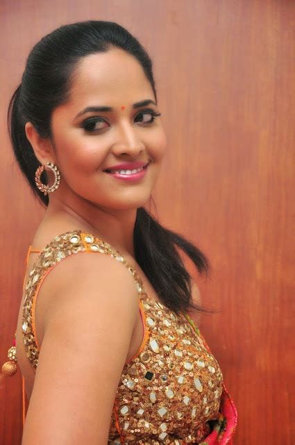 anchor anasuya latest hot stills in saree tollywood actress