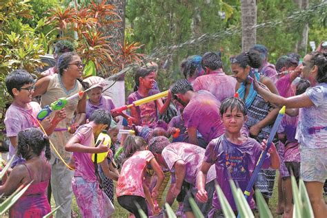 thousands celebrate phagwah 2018 guyana times