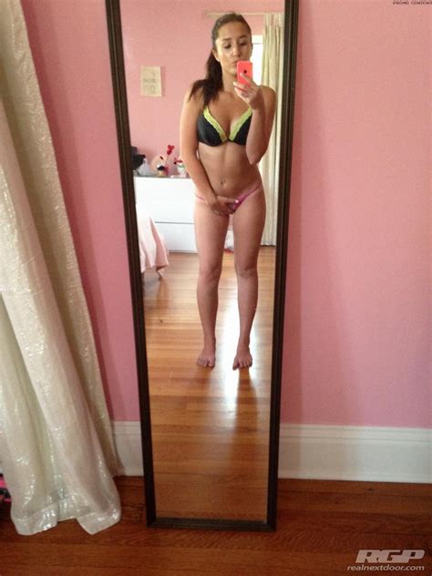 Hot Girlfriend Ariana Takes Selfies On The Hardwood Floor Porn Pictures