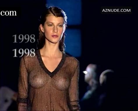 Gisele Bundchen Without Bra On The Runway At Alexander Mcqueen Show