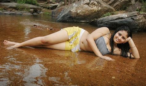 sexy nangi actress movie gallery photos latest bollywood