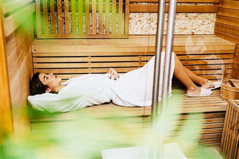 How Infrared Sauna Benefits Compare To Regular Saunas