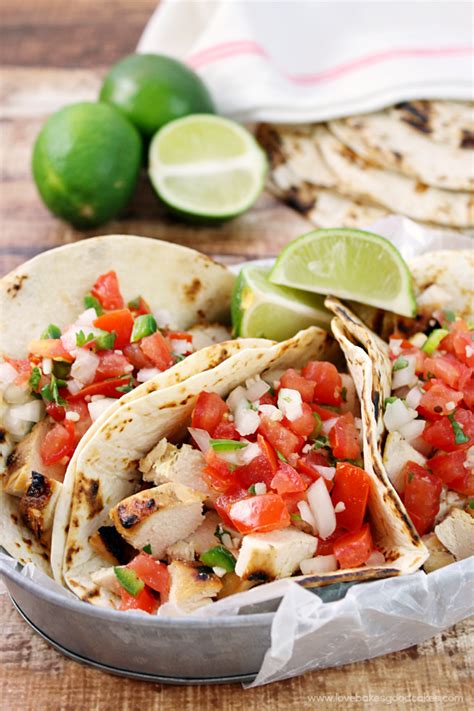 grilled chicken fresco tacos love bakes good cakes