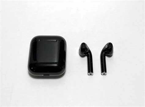 heres    apple airpods  black