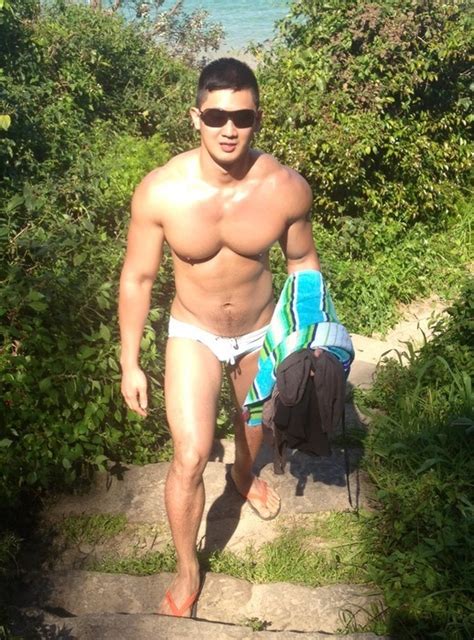 naked jeremy yong in the sea queerclick