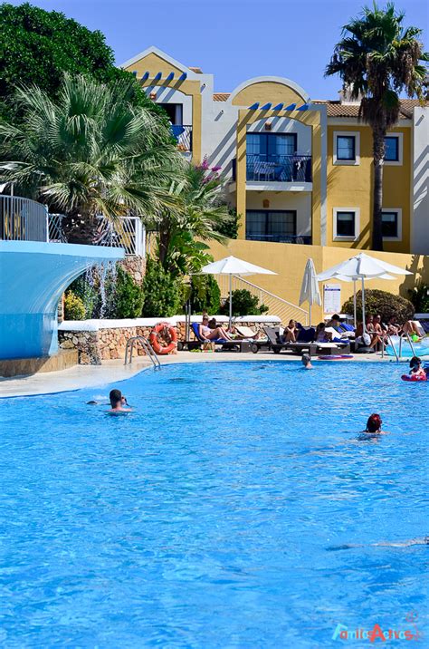 vacaciones en familia en el aparthotel paradise club spa en menorca