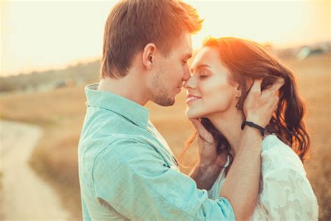 different types of kissing according to the zodiac kissing styles mamiverse