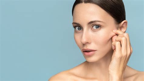 skin start  age detecting  early signs