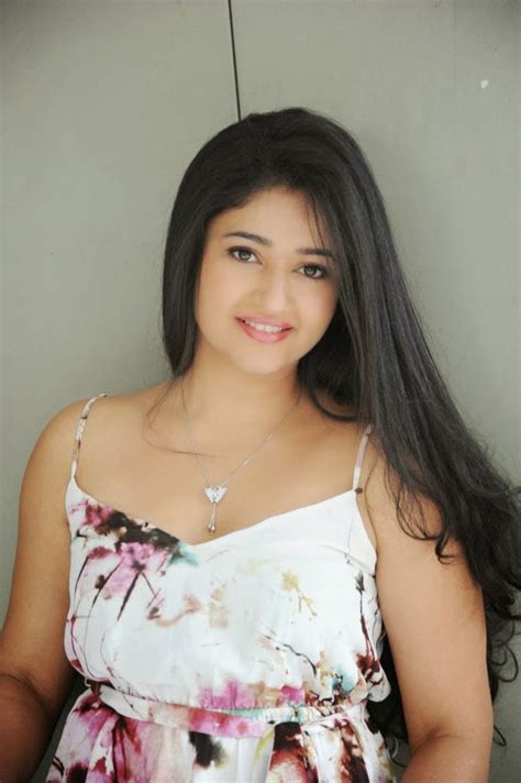 Poonam Bajwa Gorgeous Latest Photo Shoot Poonam Bajwa Cute Picture