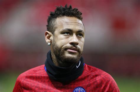 neymar neymar  stay  paris saint germain reports