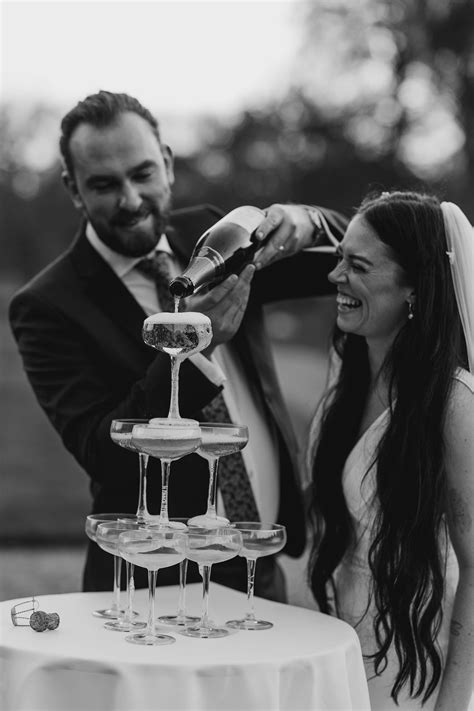 Champagne Wedding Tower | Modern and Stylish Wedding | Black and White