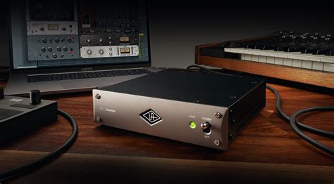 uad  satellite thunderbolt  dsp accelerator universal audio