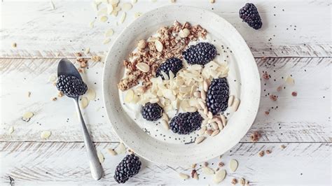 healthiest foods  eat  breakfast    registered