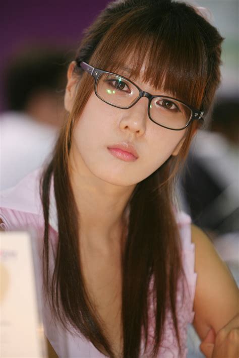 Asian Girls Sexy Heo Yun Mi At Sidex 2011