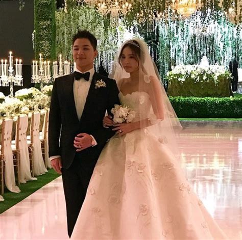 Taeyang And Min Hyo Rin S Photo From Their Wedding Daily
