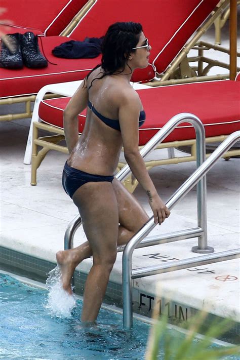 Priyanka Chopra Bikini Pictures With Baywatch Co Stars On Miami Beach