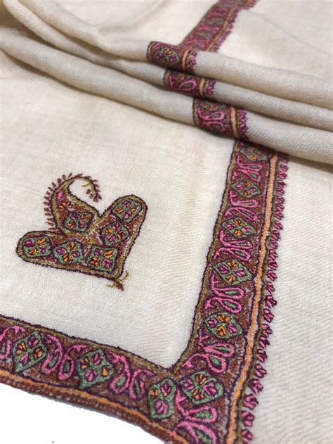 natural white pure pashmina shawl  border  boteh sozni hand