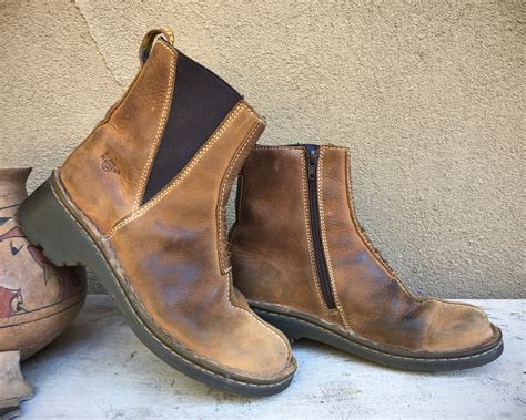 vintage dr martens boots zip  uk size   men size   women size    brown leather