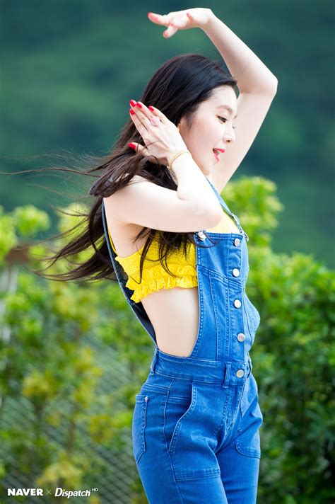 Top 10 Sexiest Outfits Of Red Velvet Irene
