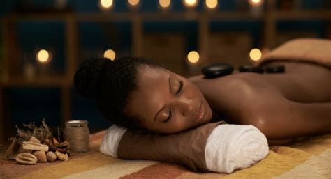 relaxing full body massage by male masseuse massage near me