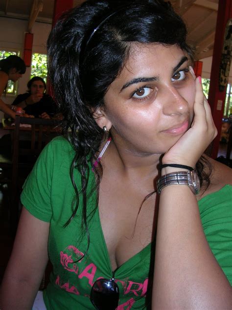 beauty indian girls cute indian girl karin few pictures from her vacation
