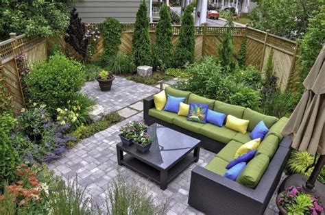 create  outdoor living space   small backyard extra space