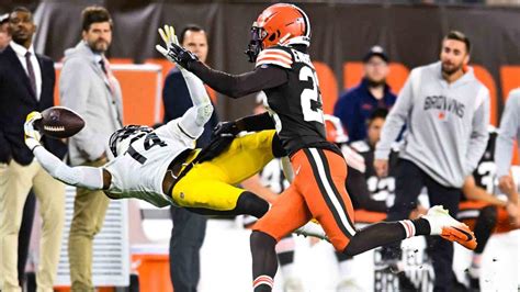 watch steelers george pickens makes incredible one handed catch