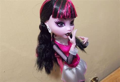 sarah mum   monster high draculaura doll review