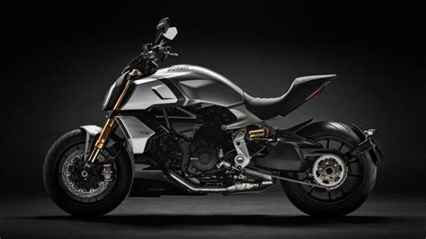 Pin By K W On Car Motorcycle In 2020 Ducati Diavel