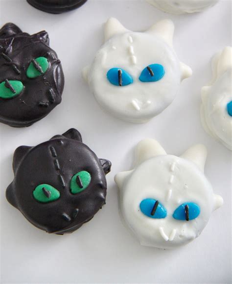 Toothless And Light Fury Dragon Cookies Smashed Peas And Carrots