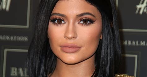 kylie jenner says she s been into small lips lately huffpost