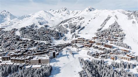 lift ski pass accommodation courchevel les  vallees
