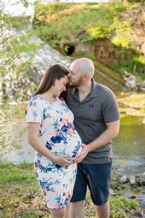Photo Poses For Pregnant Couples Photography Subjects